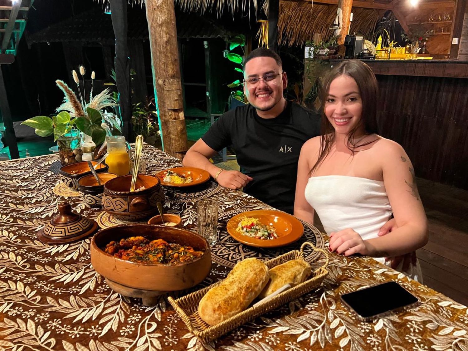 Jantar com convidados na TerrAmor